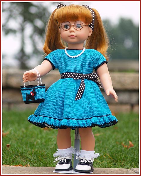 Shopping With Grama is a 1950s inspired outfit for your favorite stuffed-body 18 inch doll.